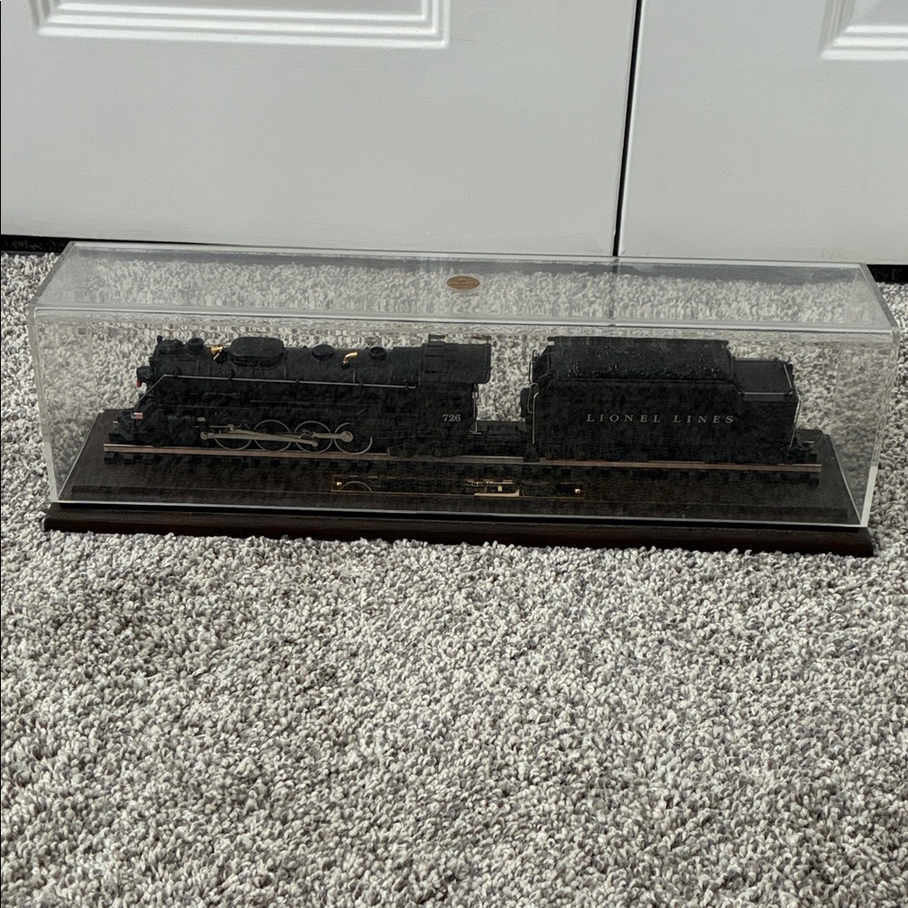 Hallmark 726 Berkshire 20th Century Series.Lionel Black Train Set